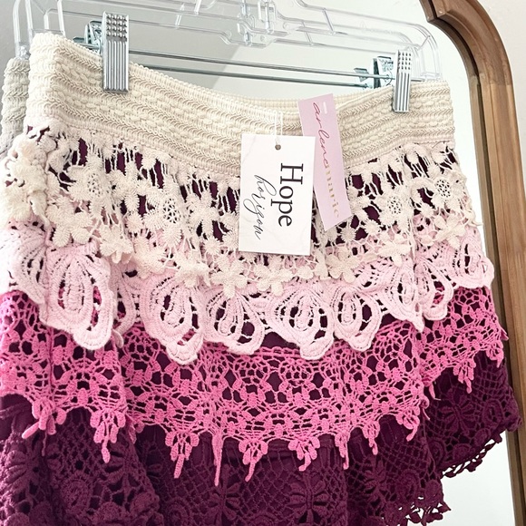 Ombre Lace Shorts NWT - Picture 6 of 6